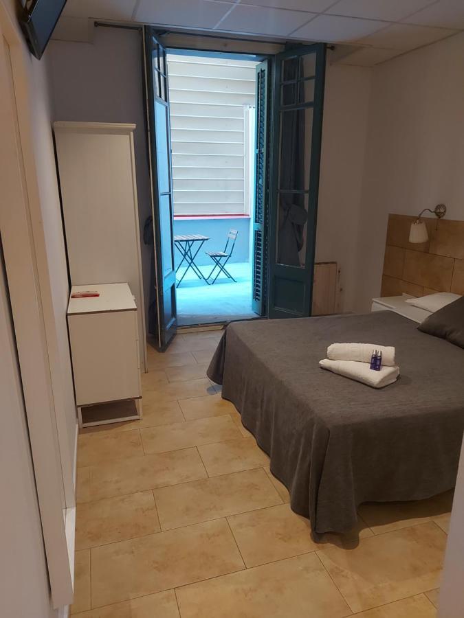 ברצלונה Hostal Martinval מראה חיצוני תמונה