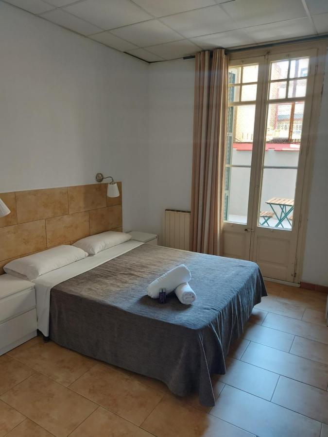 ברצלונה Hostal Martinval מראה חיצוני תמונה
