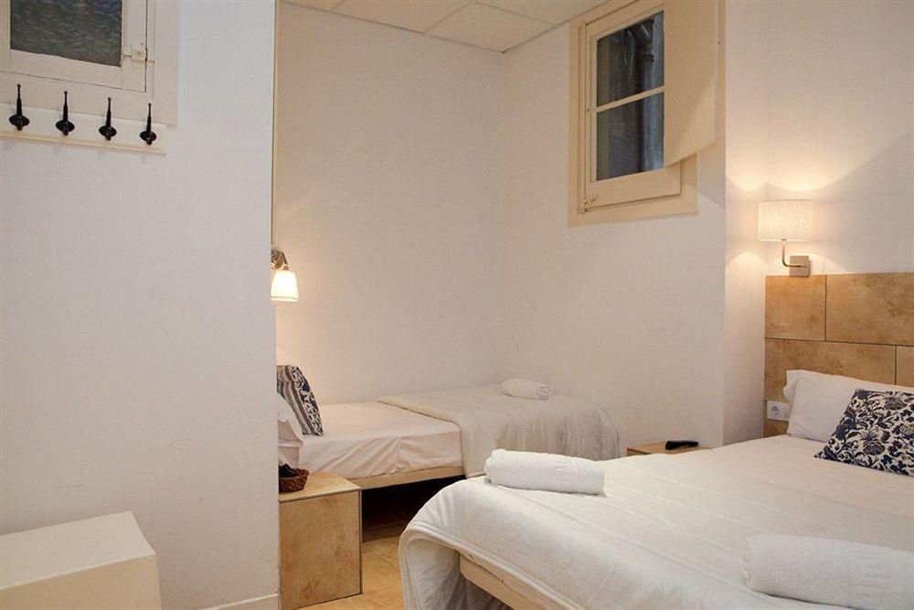 ברצלונה Hostal Martinval מראה חיצוני תמונה