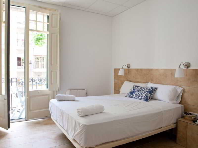 ברצלונה Hostal Martinval מראה חיצוני תמונה