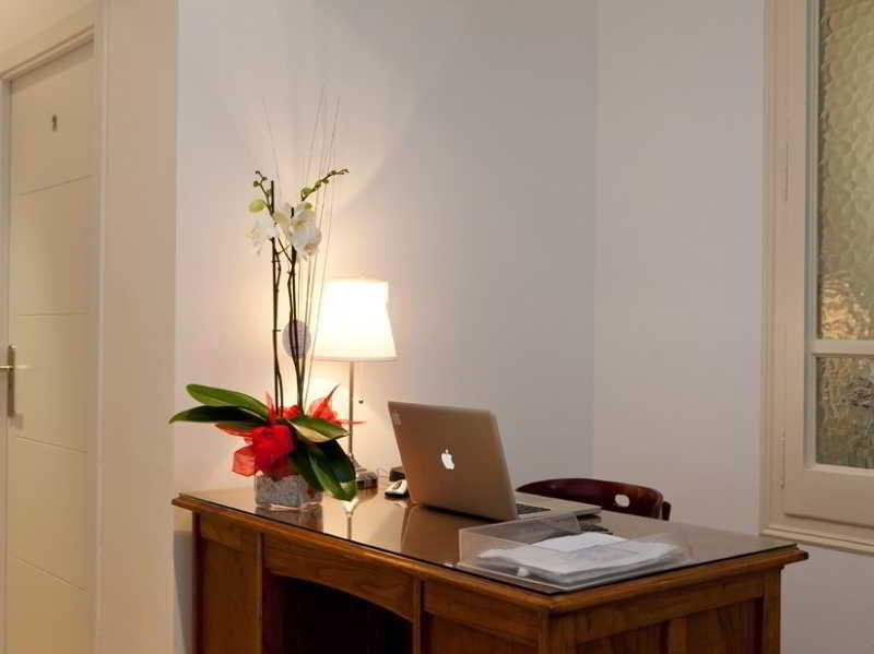 ברצלונה Hostal Martinval מראה חיצוני תמונה